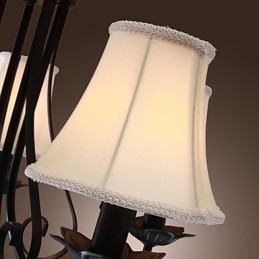 Traditionel klassisk antik messing lysekrone