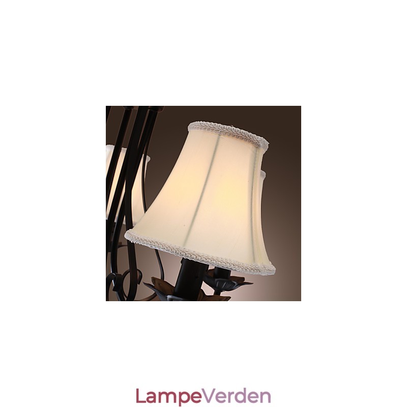 Traditionel klassisk antik messing lysekrone