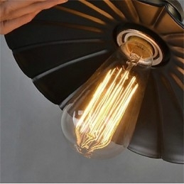 Unik sort paraply vintage smedejernslysekrone