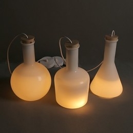 Moderne og kontrakteret Creative Magic White Glas Bottle Line Droplight