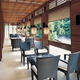 Moderne glaspendel med 2 lys i transparent flaskedesign