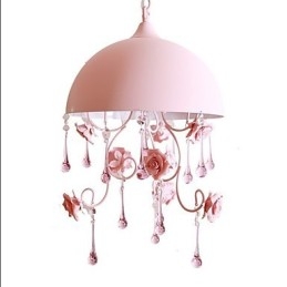 En lille lyserød Rose Garden Lysekrone Lampe Jernprinsesse