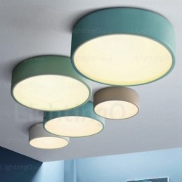 1 lys nordisk loftslampe med akrylskærm