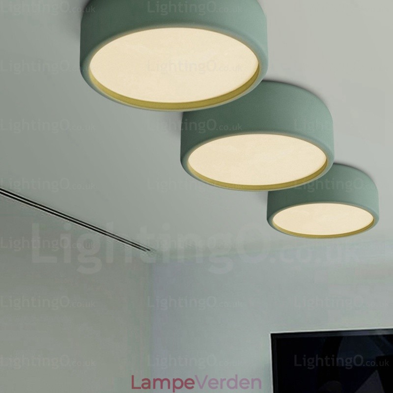 1 lys nordisk loftslampe med akrylskærm