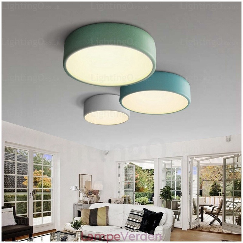 1 lys nordisk loftslampe med akrylskærm