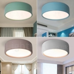 1 lys nordisk loftslampe med akrylskærm