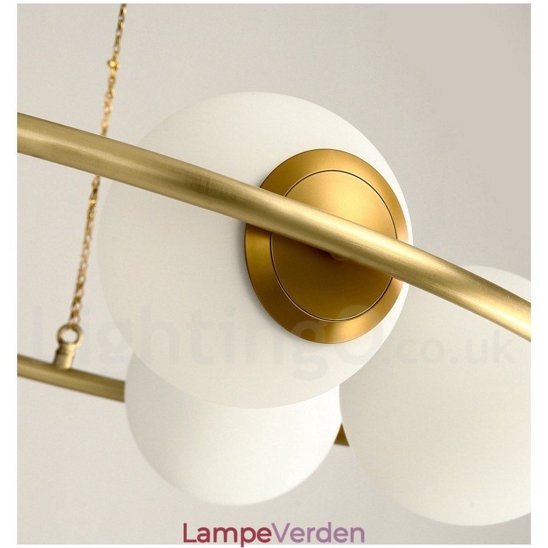 Rustik Lodge Rund Lysekrone i Pure Brass Bean Style med hvide nuancer
