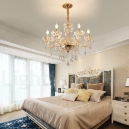 Guld lysekrone med klar krystal lysekrone