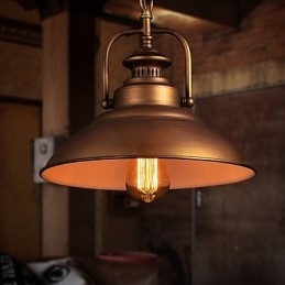 Retro pendel med metalparaplyskærm i gammel fabriksstil