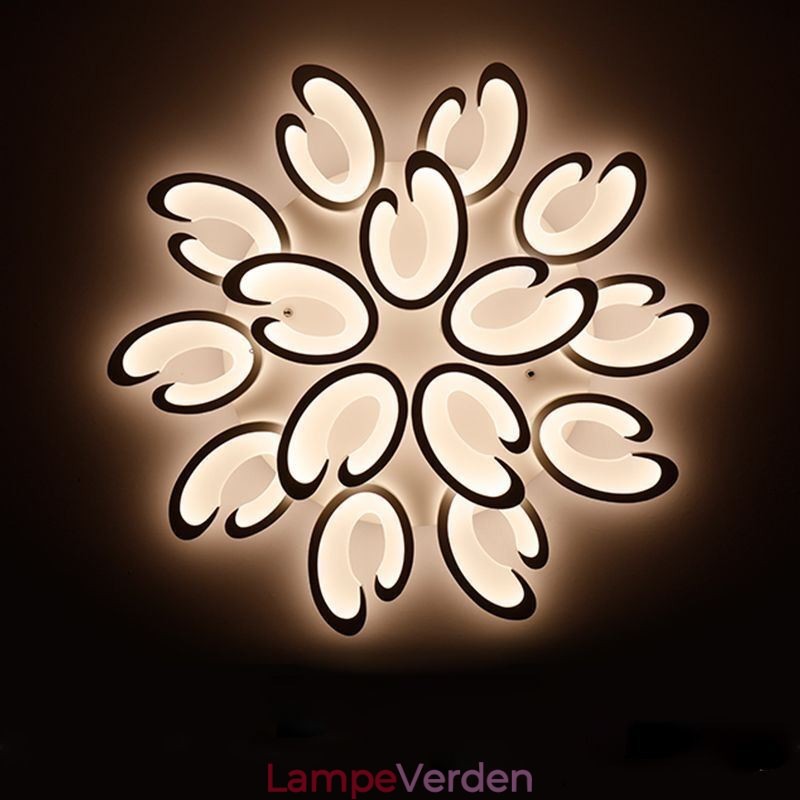 Kronbladsformet loftslampe med flush Mount
