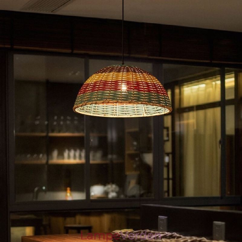 Bambus og rattan pendel Farverig stribet interval håndvævet lampeskærm Loftslampe