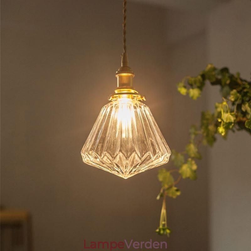 Pendellampe i klar diamant-ribbet glas