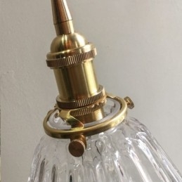 Pendellampe i klar diamant-ribbet glas