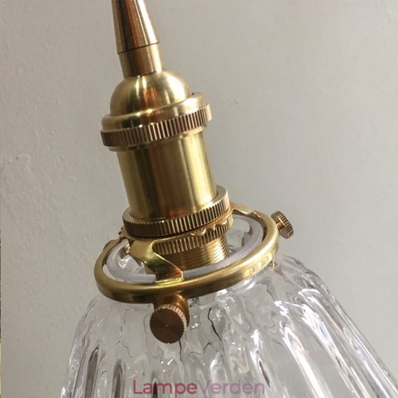 Pendellampe i klar diamant-ribbet glas