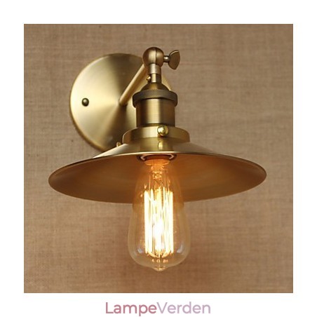Minimalistisk industriel stil villa retro kobber dekorative paraplyer foran kirkegangens væg Minimalistisk industriel stil villa retro kobber dekorative paraplyer foran kirkegangens væg