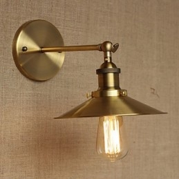 Minimalistisk industriel stil villa retro kobber dekorative paraplyer foran kirkegangens væg