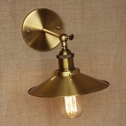 Minimalistisk industriel stil villa retro kobber dekorative paraplyer foran kirkegangens væg