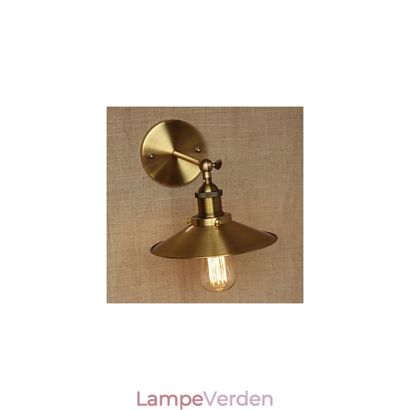 Minimalistisk industriel stil villa retro kobber dekorative paraplyer foran kirkegangens væg