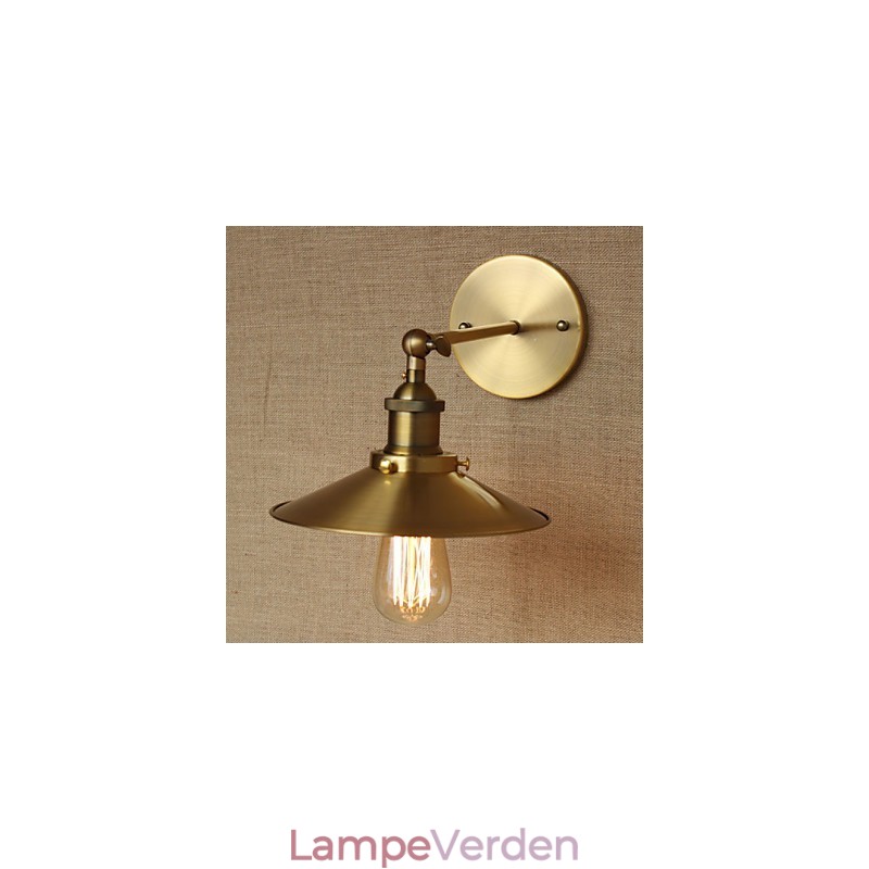 Minimalistisk industriel stil villa retro kobber dekorative paraplyer foran kirkegangens væg