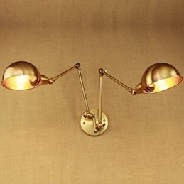 Den nye bronze nostalgiske moderne landlige landskabsgang Stue Varm lyshovedet lang arm af jernvæg