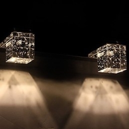 Moderne væglampe med glasboble kubisk skærmspejl foran stil