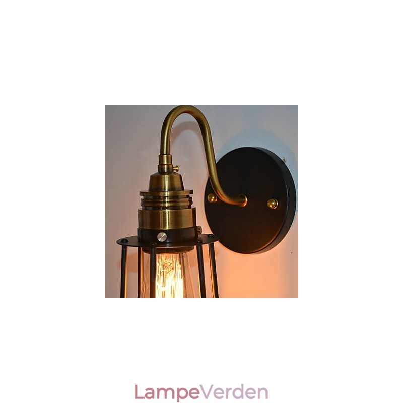 Minimalistisk kunstnerisk væglampe med sort metalskeletskærm