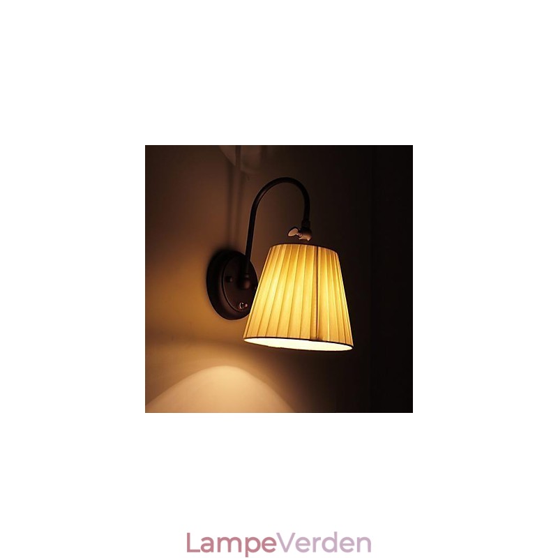 Jern væglampe med stofskærm i 1 lys