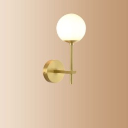 Modern Molecules Bean Wall Light med kugleglasskærm