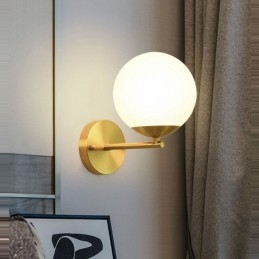 Modern Molecules Bean Wall Light med kugleglasskærm