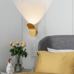 Minimalistisk væglampe i aluminium