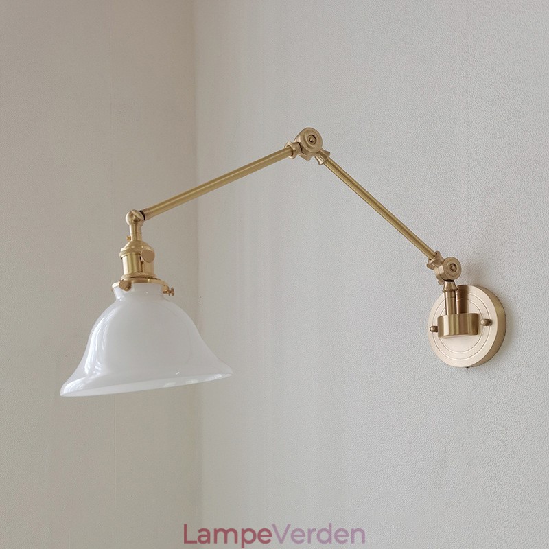 Moderne væglampe med glasskærm