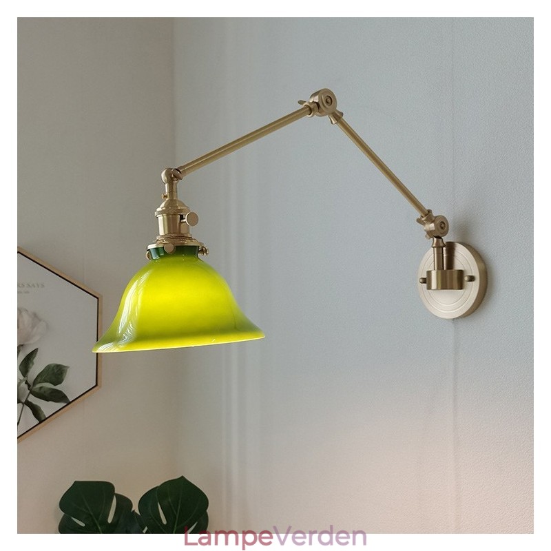 Moderne væglampe med glasskærm
