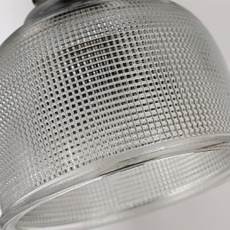 Nordisk lille dråbelys af farvet glas lysekrone, der genopretter ældgamle måder