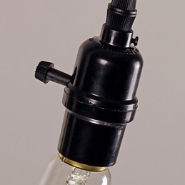 Traditionel klassisk vintage pendel i ministil