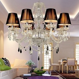 Elegant krystal lysekrone med 8 lys