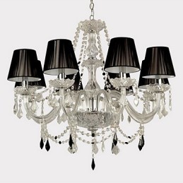 Elegant krystal lysekrone med 8 lys