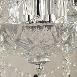 Elegant krystal lysekrone med 8 lys